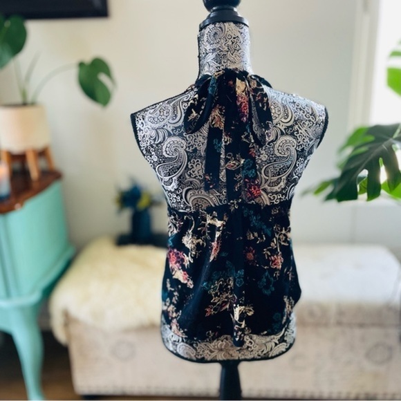 Floral Fringe Tassel Hem T-Strap Halter Top - Picture 5 of 5